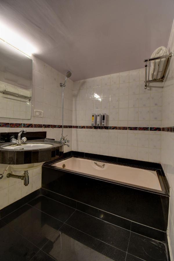 לונבלה Elite Hotel מראה חיצוני תמונה